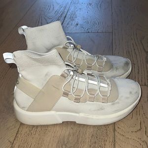 Alo yoga workout shoes